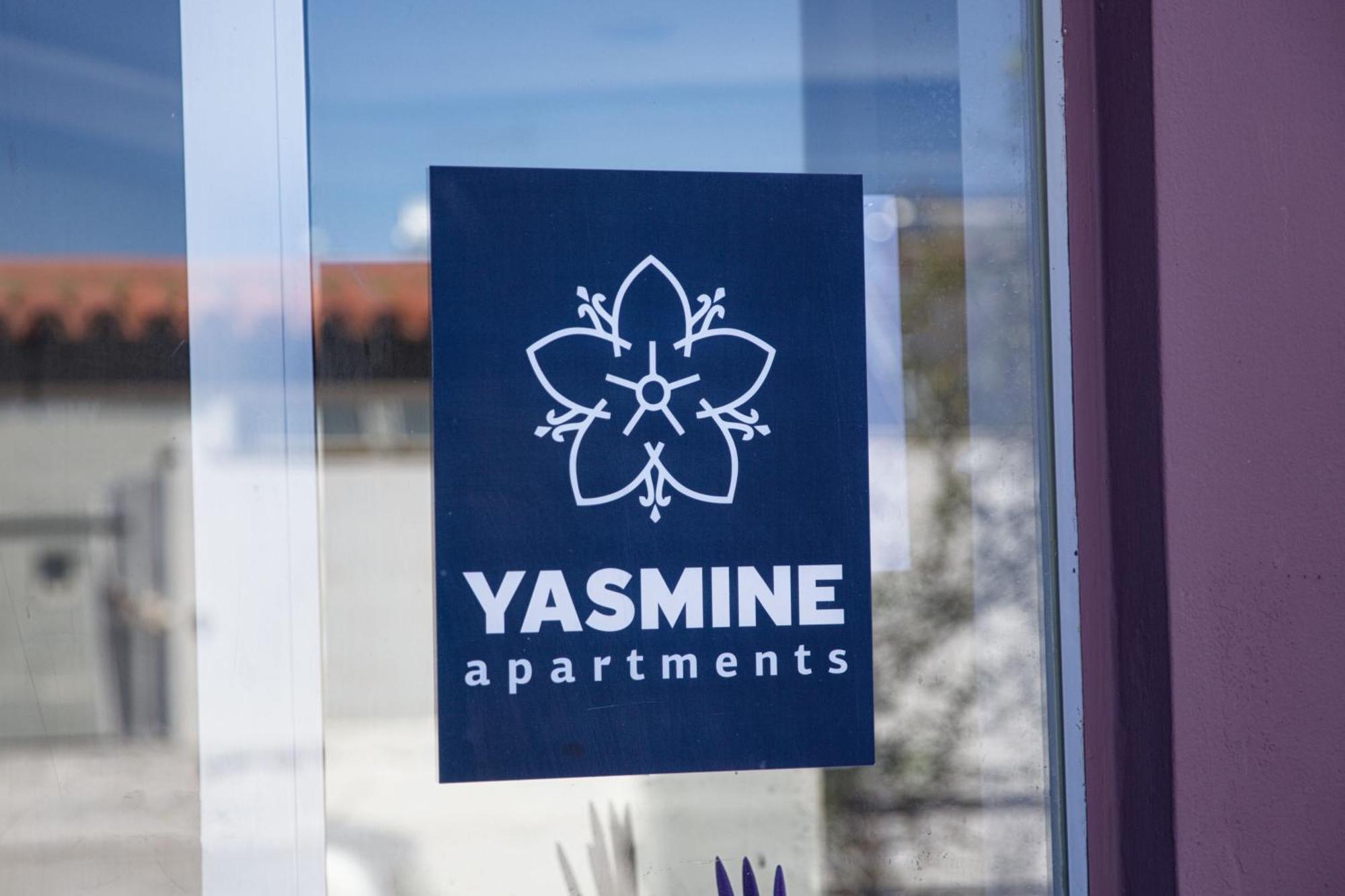 Yasmine Apartments And Rooms 加藤-达拉特索 外观 照片
